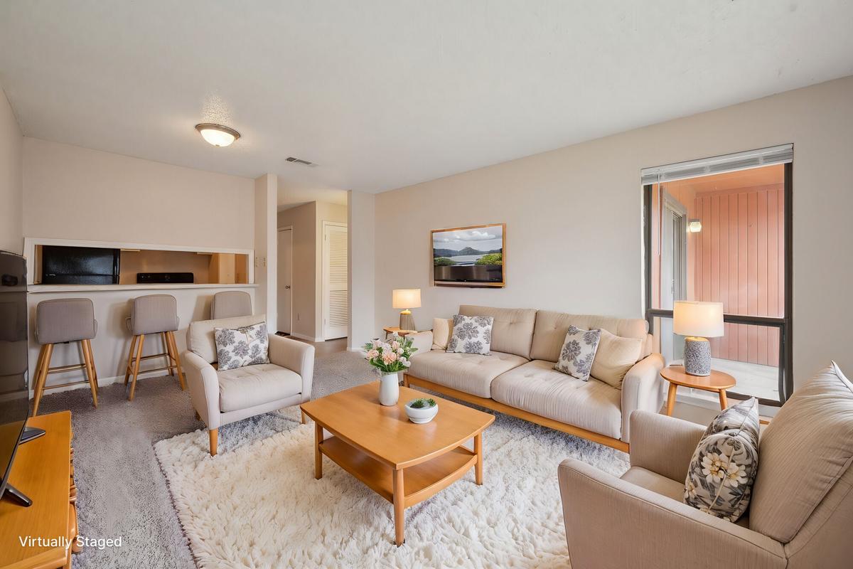 Living room at Bay Colony Apartments