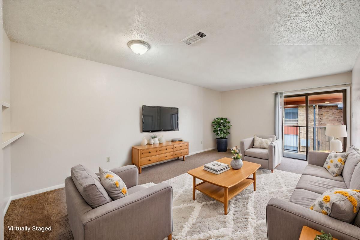 Open living area at Bay Colony Apartments